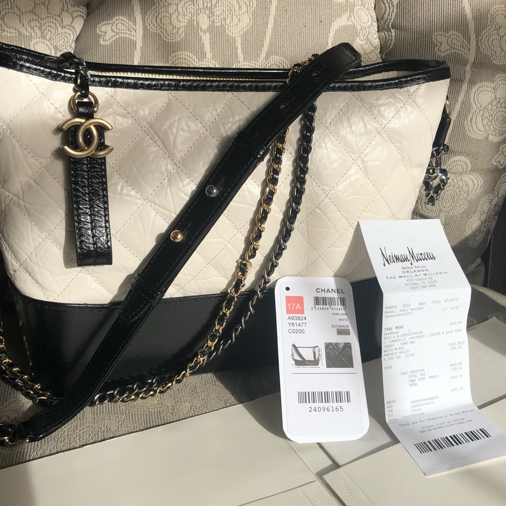 Chanel Gabrielle large size in new condition